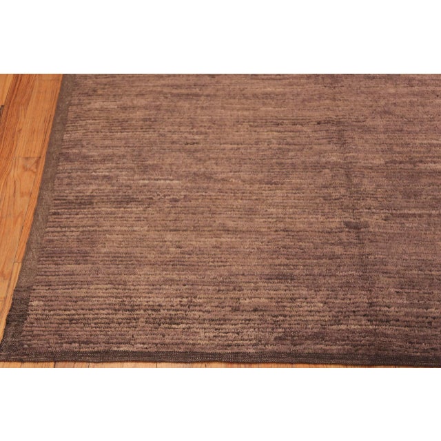 Nazmiyal Collection Chic Modern Minimalist Rug For Sale In New York - Image 6 of 6