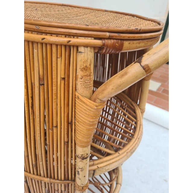 1960s Bonacina Mid-Century Rattan and Bamboo Barrel-Shaped Bar Cart. Italy, 1960s For Sale - Image 5 of 10