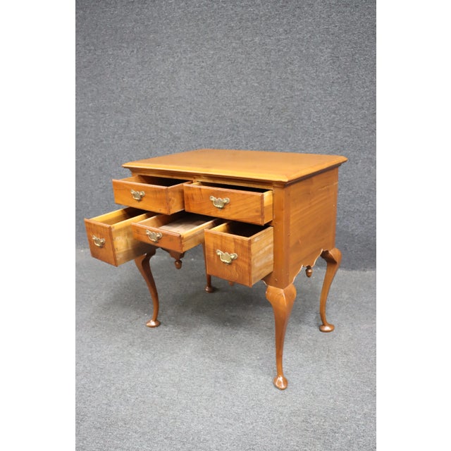 Robert Treate Hogg Benchmade Queen Anne Style Lowboy For Sale In Philadelphia - Image 6 of 11