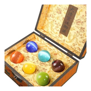 Vintage Imperial Style Lacquer Box With Six Cat's Eye Gemstone Spheres – Qianlong Mark For Sale