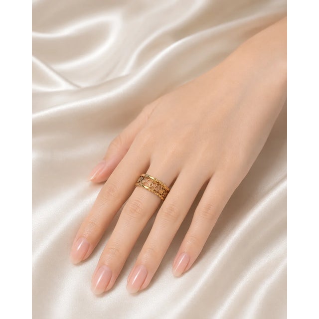 Traditional Late 20th Century Size 6.5 18K Yellow Gold Hidalgo Interchangeable Hearts Jacket Diamond Band Ring For Sale - Image 3 of 3
