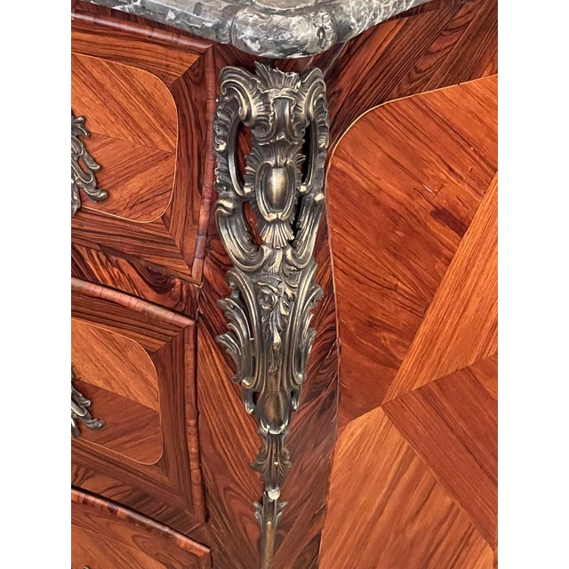 Mid 18th Century Signed Jb Hedouin Paris Régence Bronze-Mounted Rosewood Tombeau Commode For Sale - Image 11 of 15