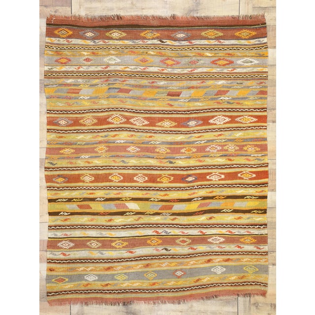 Textile Vintage Turkish Kilim Rug - 05'04 X 06'09 For Sale - Image 7 of 8