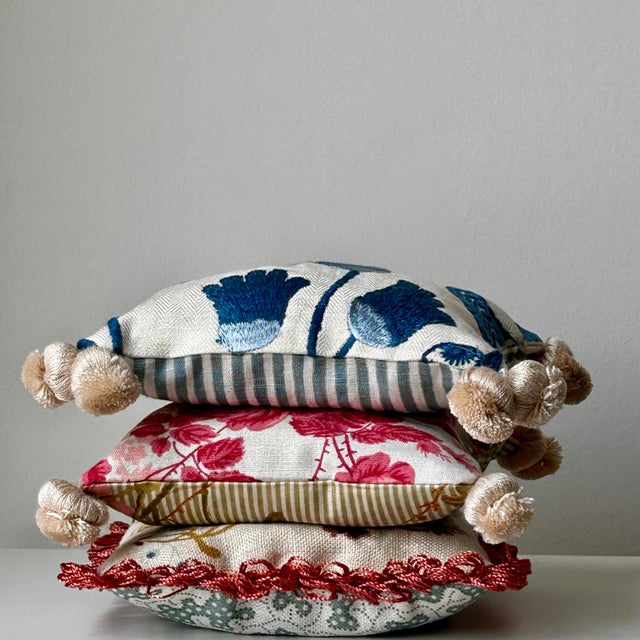 English Schumacher, Alice Sergeant, Sanderson, Chelsea Textiles Lavender-Filled Designer Decorative Pillows - Set of 3 Small For Sale - Image 3 of 11
