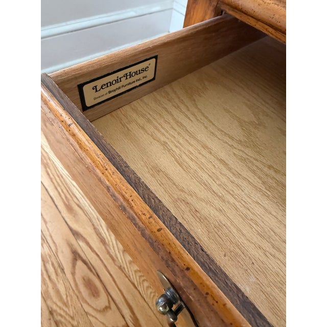 Late 20th Century Broyhill Oak Queen Anne Side Tables For Sale - Image 6 of 16