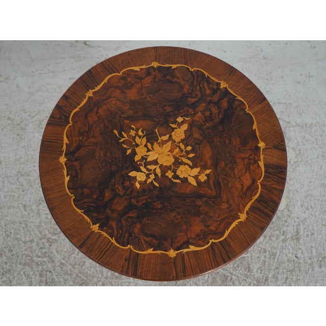 Italian Vintage Italian Inlaid Walnut Round Lamp Table For Sale - Image 3 of 14