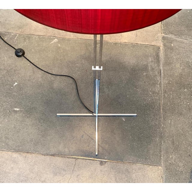 Mid-Century standing lamp with a special minimalist foot. The special detail of this lamp is the chrome -plated star foot...