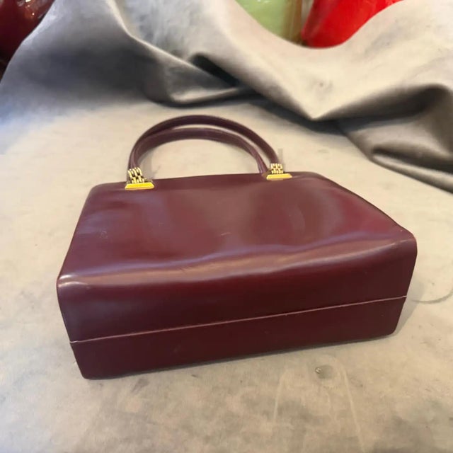 A 1960s Gucci Vintage Red Leather and Brass Hardware Evening Bag For Sale - Image 17 of 18