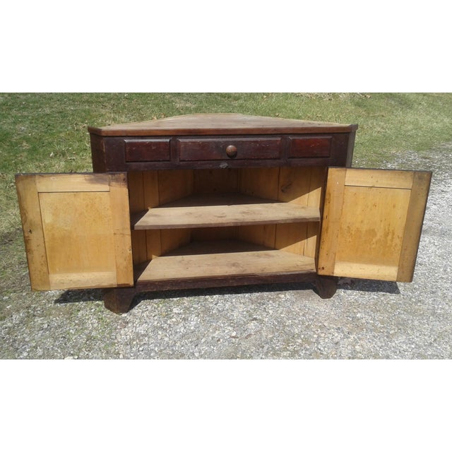 1850s Two Piece Poplar Blind Door Corner Cabinet Cupboard For Sale - Image 13 of 17