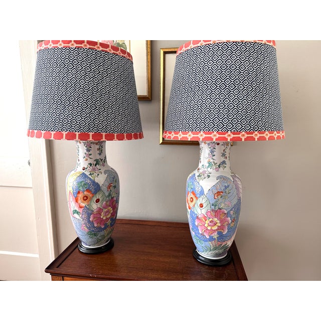Textile Pair of Vintage Tobacco Leaf Design Lamps With Fabric Shades For Sale - Image 7 of 10