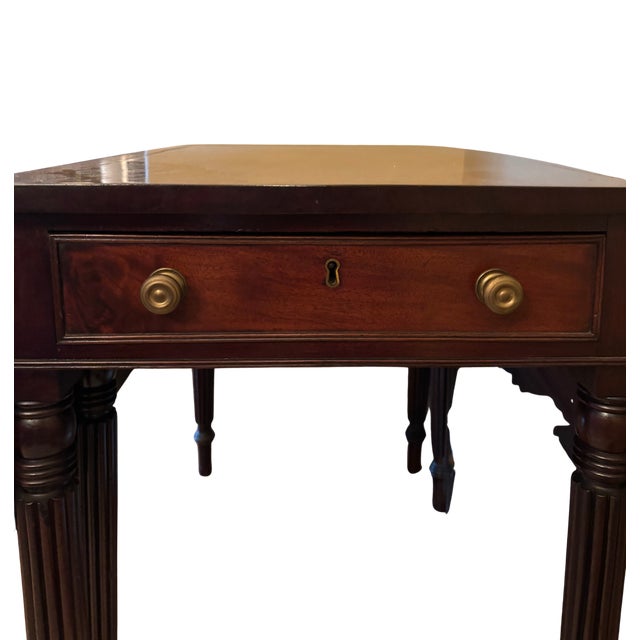 18th Century Georgian Mahogany Pembroke Drop-Leaf Table For Sale - Image 4 of 11