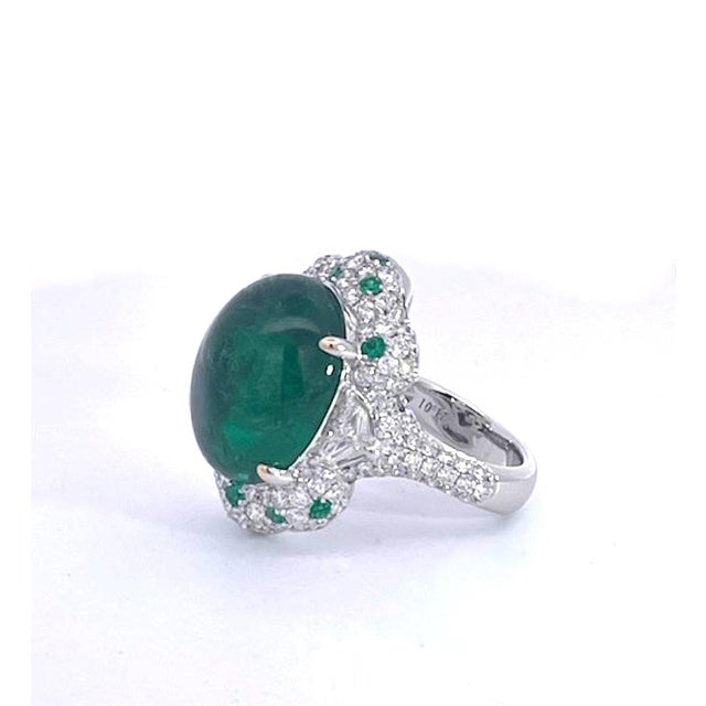 2010s 21.10 Carats Emerald Cabochon Ring 18k, Size 7 For Sale - Image 5 of 12