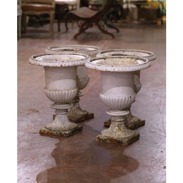 French Mid-19th Century French Weathered Painted Iron Medici Vases - Set of 4 For Sale - Image 3 of 9