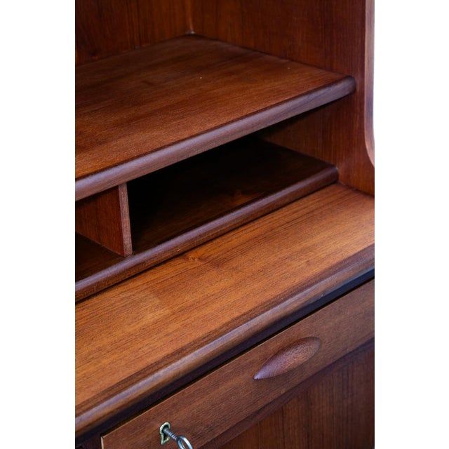 Mid Century Danish Modern Secretary Desk Bureau Denmark Vintage Drawers Vanity For Sale - Image 11 of 12