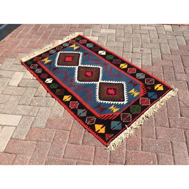 Mid-Century Modern Vintage Turkish Kilim Rug - 33" X 50" For Sale - Image 3 of 10