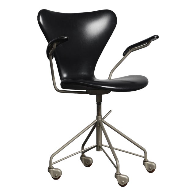 First Edition Model 3217 Office Chair by Arne Jacobsen for Fritz Hansen, Denmark, 1950s For Sale