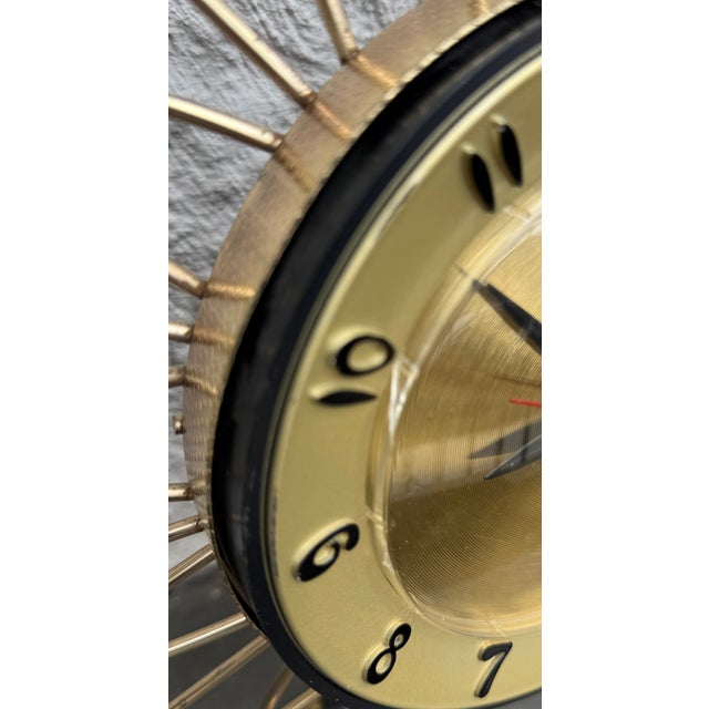 1960s Lux Usa Atomic Wall Clock Sunburst Daisy Metal Brass Electric Mid Century Modern For Sale - Image 5 of 6