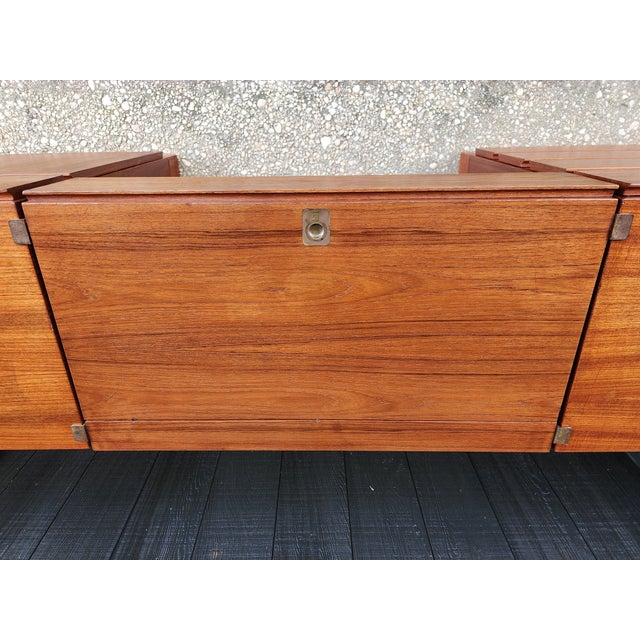 1960s Arne Wahl Iversen for Vinde Møbelfabrik Danish Modern Teak Vanity Desk Set | Made in Denmark | Floating Vanity With Hidden Mirror Dresser Set For Sale - Image 13 of 16