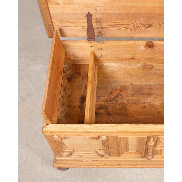 18th Century Dutch Baroque Style Pine Mule Blanket Chest For Sale - Image 15 of 18