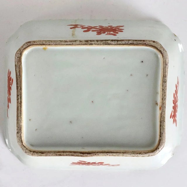 Chinese Export Porcelain Iron Red Sacred Bird and Butterfly Covered Serving Dish For Sale In Denver - Image 6 of 12