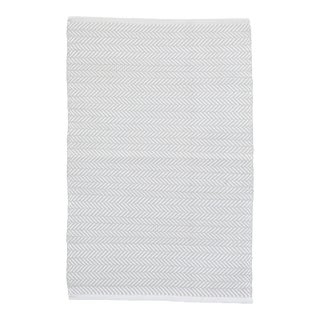 Dash & Albert by Annie Selke Herringbone Pearl Grey/White Indoor/Outdoor Rug, 9' 6" x 13' 6" For Sale
