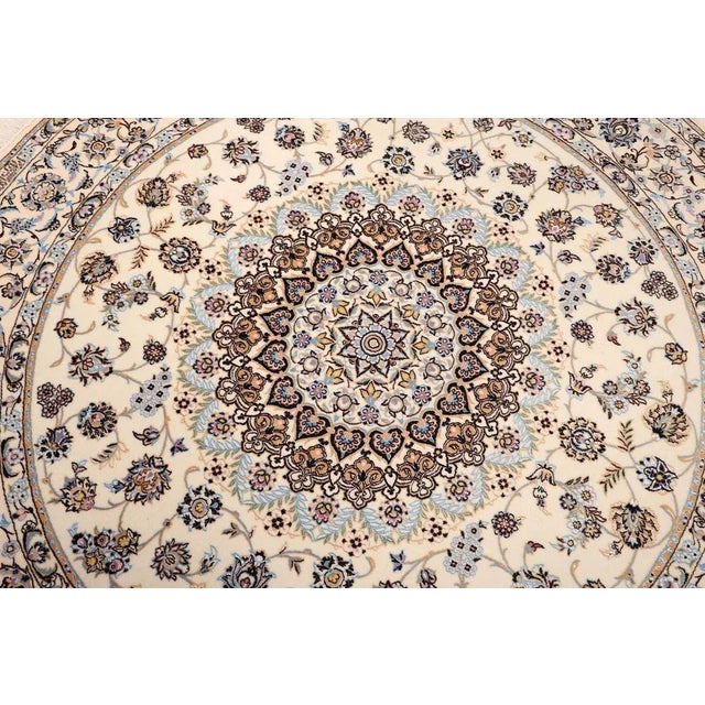 Nain Hand-Knotted Rug in Virgin Wool For Sale - Image 5 of 11