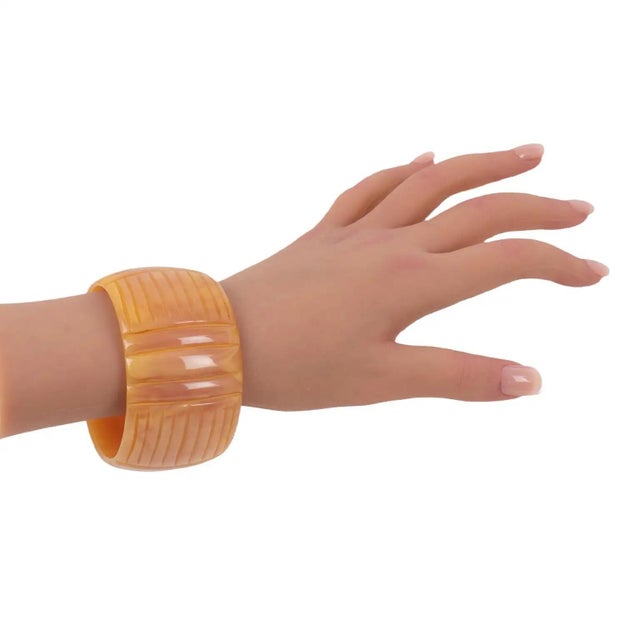 Milky Pink Bakelite Bangle Bracelet with Geometric Carving For Sale In Atlanta - Image 6 of 7
