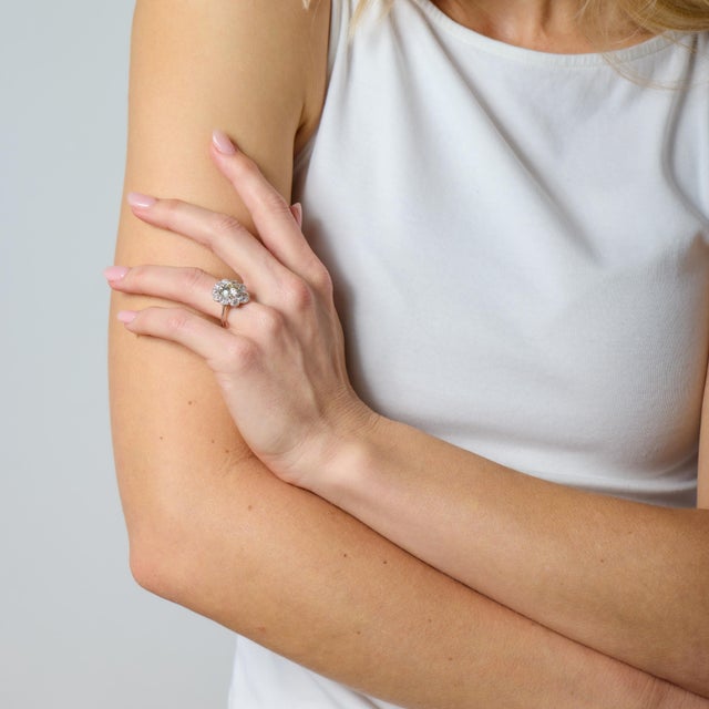 1930s 1930s Art Deco Gia 3.01 Carat Old European Diamond Platinum Cluster Ring, Size 7.75 For Sale - Image 5 of 6