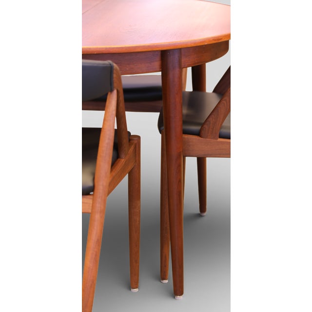 Round Danish Dining Table in Veneered Teak with Extension Leaves, 1960s For Sale - Image 13 of 14