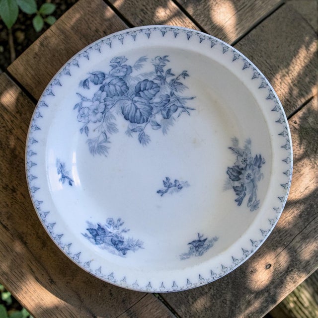 Blue French Earthenware Flore Deep Dish from Sarreguemines, 1885 For Sale - Image 8 of 8