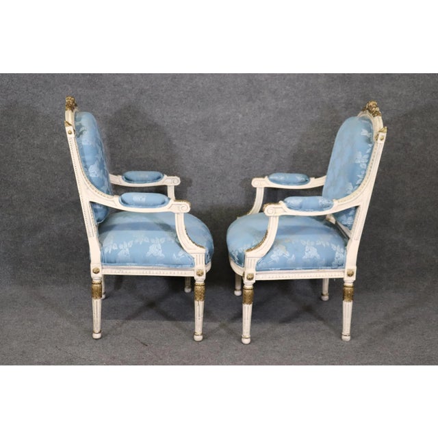 This is one of two pairs we have. They are in good condition and may have signs of wear and use including minor stains...