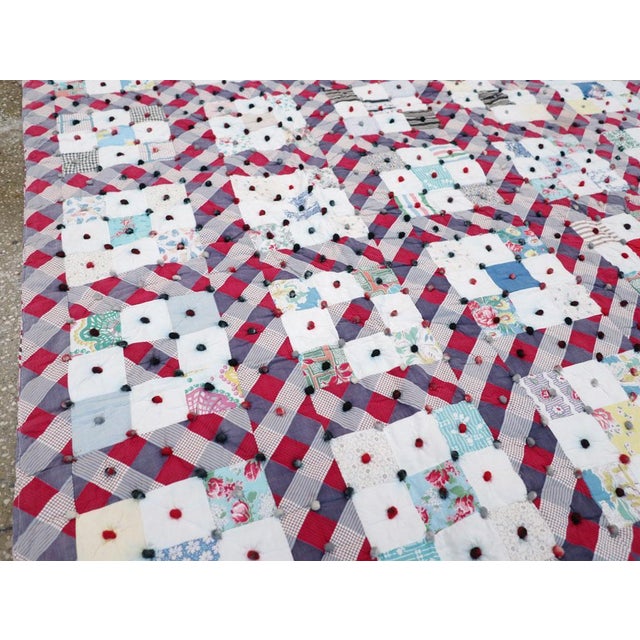 American Galerie Shabab Collection Mid-20th Century Handmade American Square Quilt For Sale - Image 3 of 8