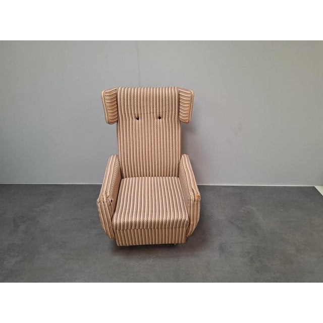 1960s Mid-Century Modern Wingback Lounge Armchair on Castors in Upholstery, 1960 For Sale - Image 5 of 18