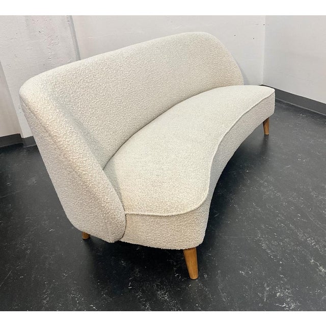 Scandinavian Mid-Century Modern Curved Sofa in Bouclé, 1940s For Sale - Image 11 of 18