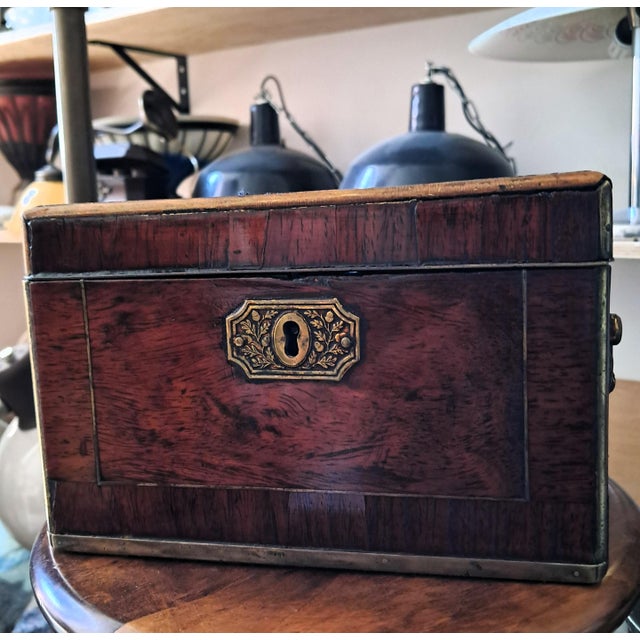 Small Victorian Travel Box in Mahogany and Brass, 1800s For Sale - Image 12 of 14