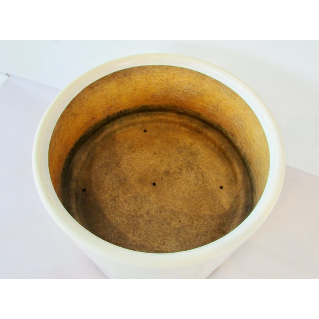 Mid 20th Century White Fiberglass Planter Pots Attributed to Habitat - A Pair For Sale In Detroit - Image 6 of 8
