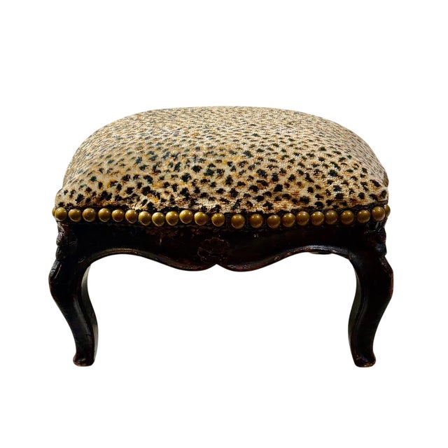 Late 18th Century French Carved Wood Footstool With Scalamandré Cheetah Velvet For Sale In Tampa - Image 6 of 8