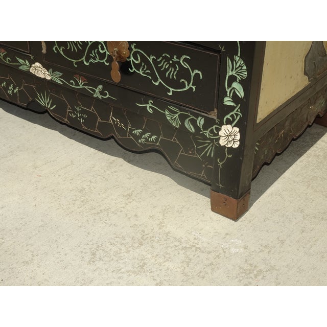 Vintage Chinese Asian Chinoiserie Gold Silver Storage Cabinet Side Table #V23 For Sale - Image 16 of 17