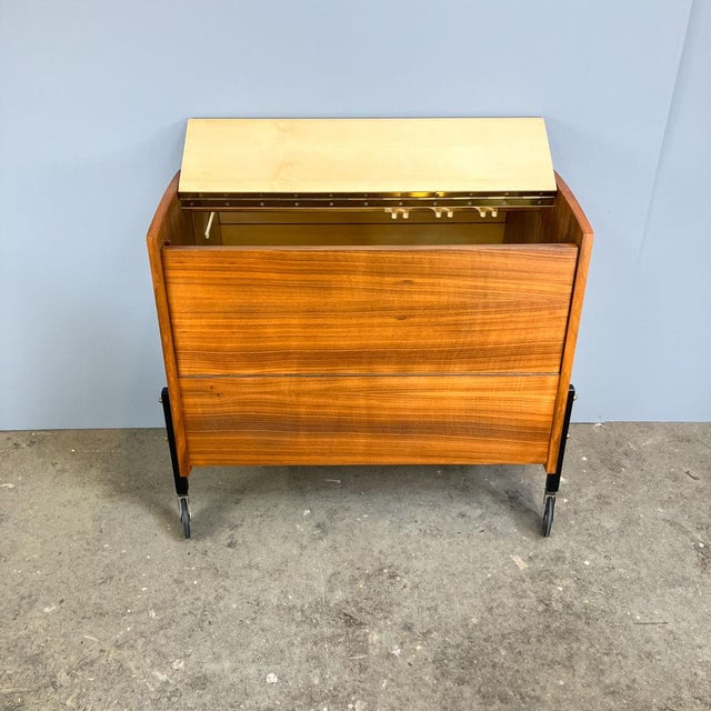 Rolling Bar Cabinet in Walnut with Interior Mirrors, 1960s For Sale - Image 13 of 14