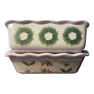 Nantucket Christmas Holly Wreath Stoneware Baking Dishes, Set of 2 For Sale