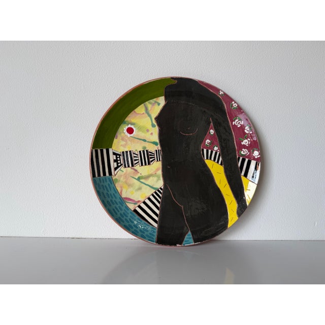 Black 1980s Lois Barton Hand-Painted Modernist Figurative Art Ceramic Plate For Sale - Image 8 of 12