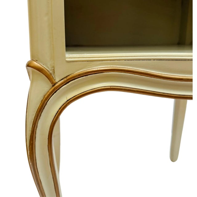 Mid-20th Century Drexel Touraine French Provincial Louis XV Style Crème Peinte Nightstands - A Pair For Sale - Image 10 of 18