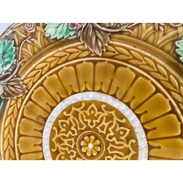 Green Faience Majolica Plate by Sarreguemines, 19th Century, France For Sale - Image 8 of 9