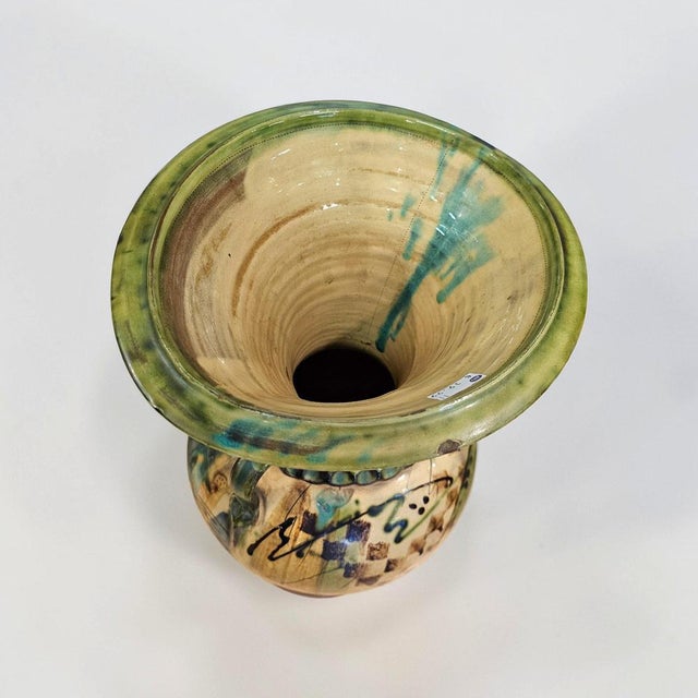 Large ceramic vase signed / Niek '94 / Niek Hoogland / 54 cm Height 55 cm Depth 30 Width 30 cm Niek Hoogland is a Dutch...