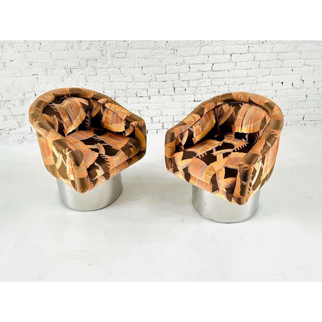 Mid-Century Modern Pair Pace Collection Stainless Steel Swivel Lounge Chairs, 1970 For Sale - Image 3 of 9