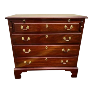 Late 20th Century Henkel Harris Chippendale Style Solid Mahogany 4 Drawers Bachelor’s Chest.