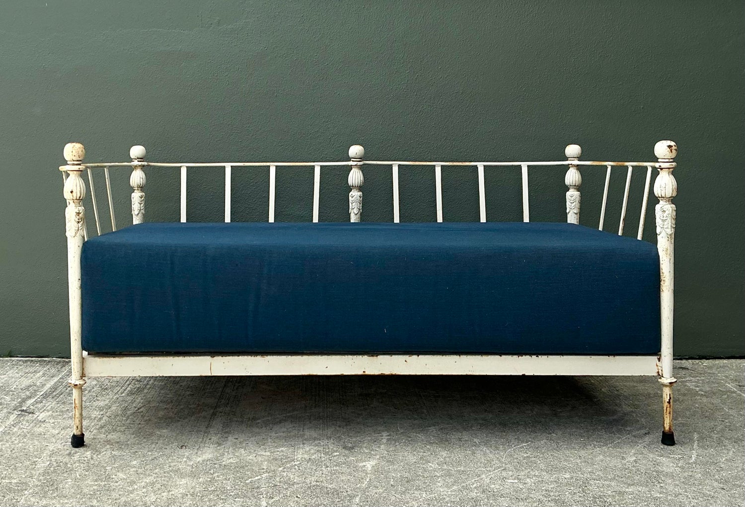 Vintage Michael Taylor “Montecito” Wrought Iron Loveseat — additional photo 5