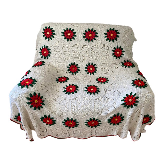 Hand-Crocheted Ivory Floral Poinsettia Bedspread For Sale