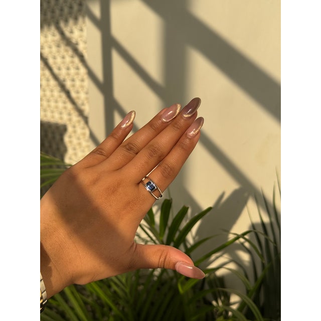 14k Gold 1.12 Carat Blue Sapphire Bezel Set Double Band Modernist Ring Size 6.5 For Sale - Image 9 of 17