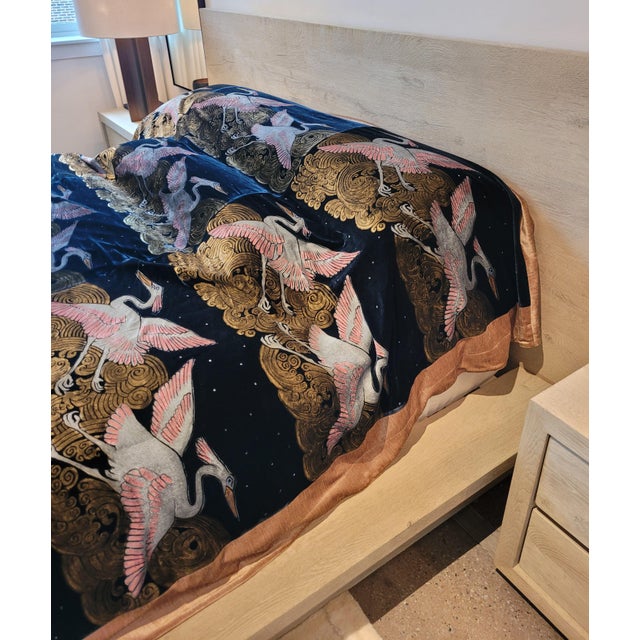 Heron Silk Velvet Throw Bedspread For Sale In Chicago - Image 6 of 9